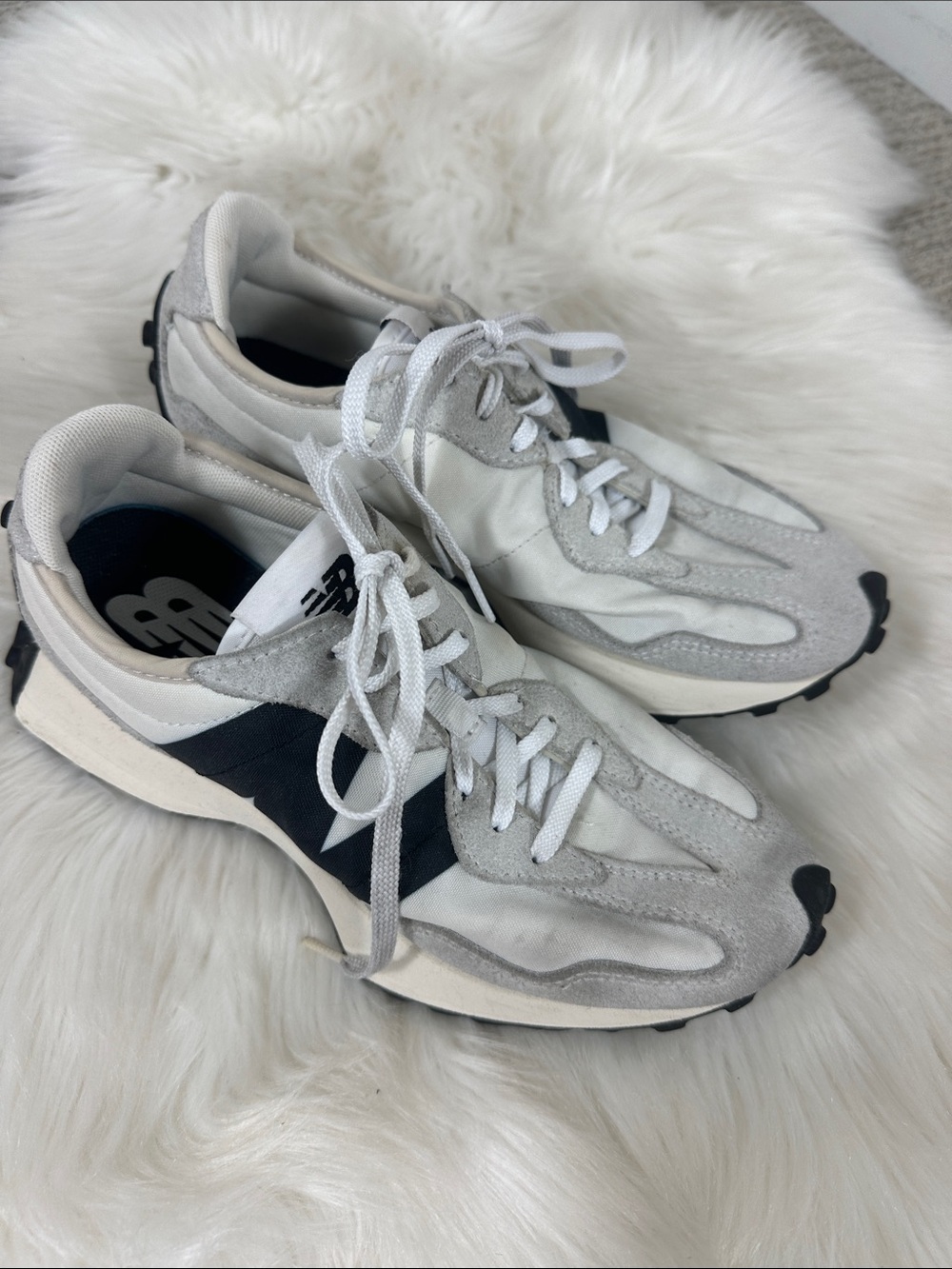 New Balance 327 White & Black Sneakers ‘N’ Branding Size 7 - Picture 2 of 8